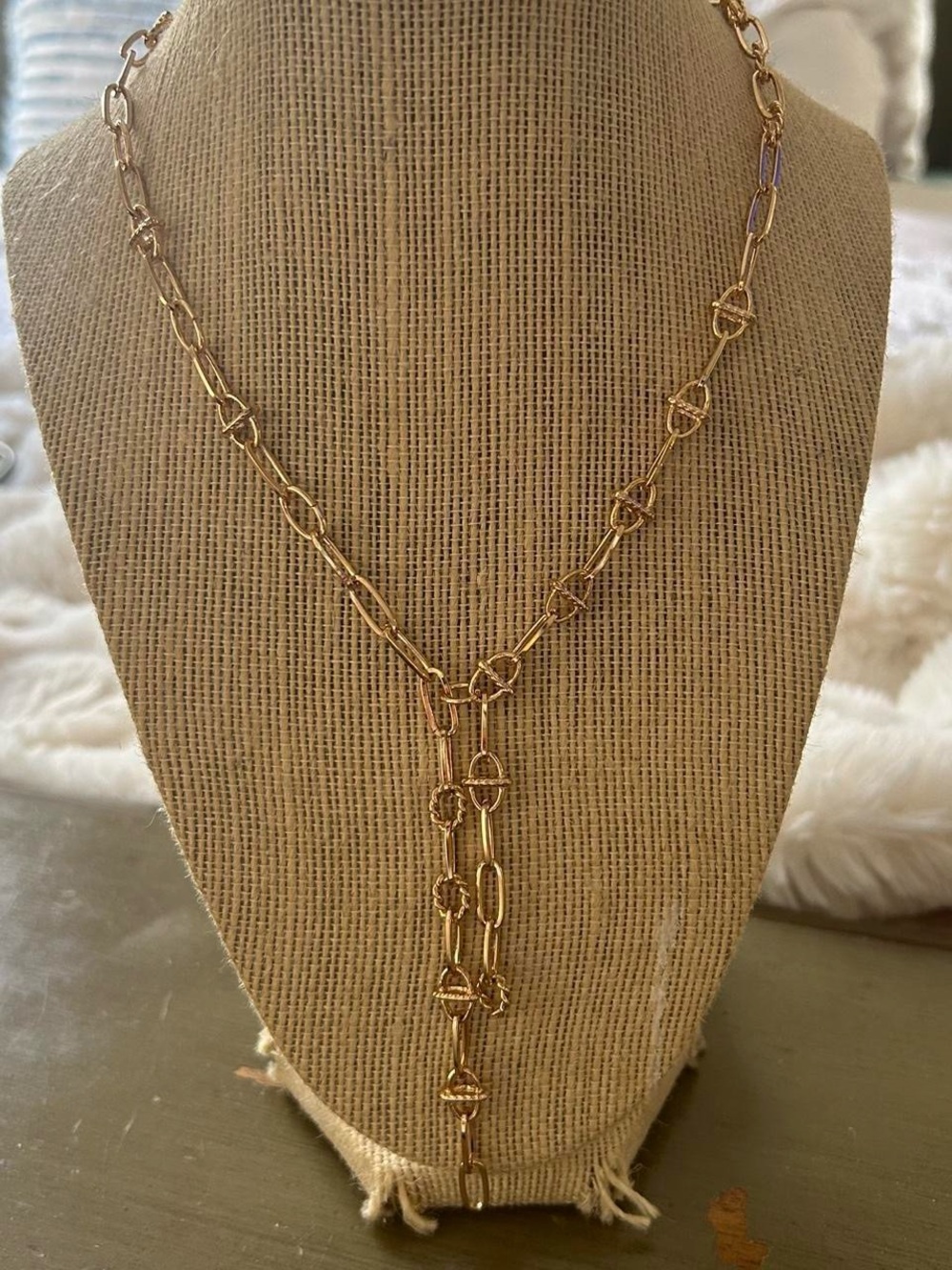 Never Worn Gold Link Y-Necklace - Elegant Women's Jewelry